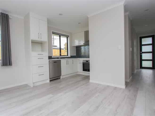 2/8A Rutherford Street, Chartwell