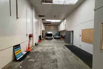 Versatile Dual-Warehouse Opportunity