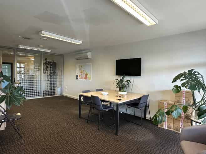 Good size, great location!