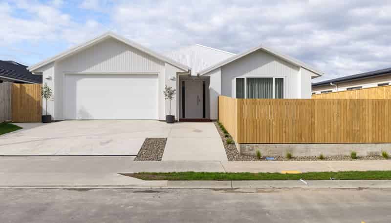 44 Solitude Crescent, KELVIN GROVE