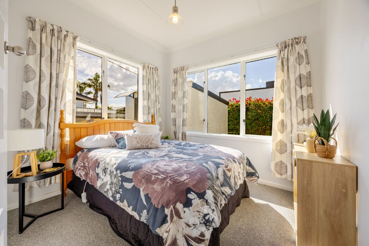 Two Bedrooms + Consented Sleepout In Taradale - Widok 6