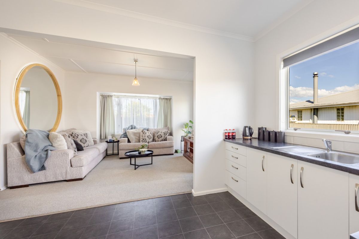 Two Bedrooms + Consented Sleepout In Taradale - Widok 5
