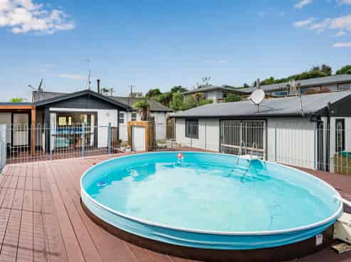 18 Ruru Road, Otaihanga