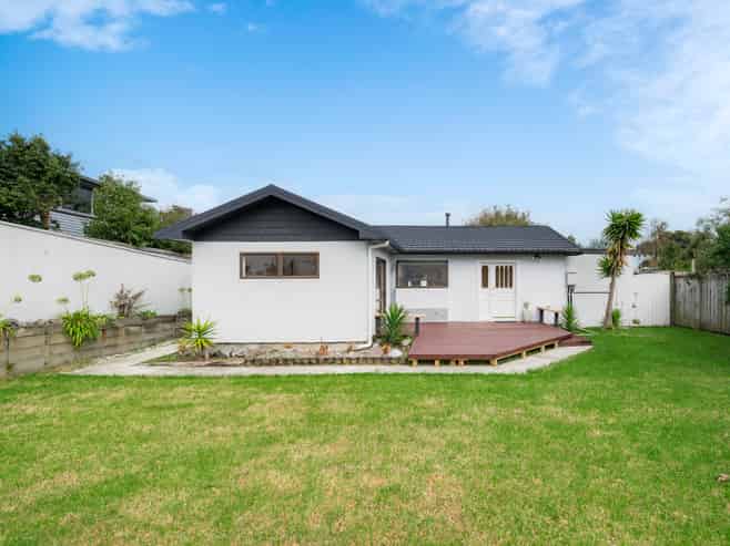18 Ruru Road, Otaihanga
