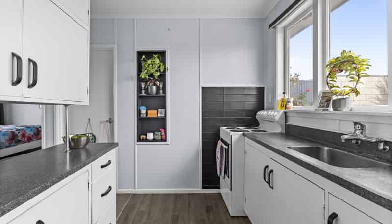 26b Merton Crescent, Pirimai