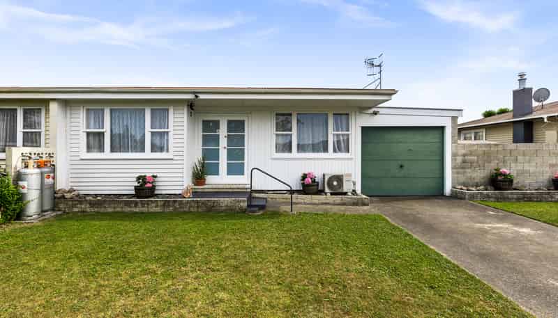 26b Merton Crescent, Pirimai