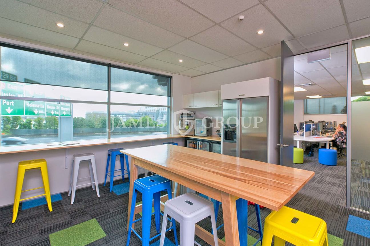 FULLY FITTED GRAFTON OFFICE WITH NAMING RIGHTS - Bild 3