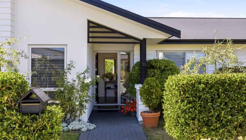 55 Chateau Crescent, Rangatira Park