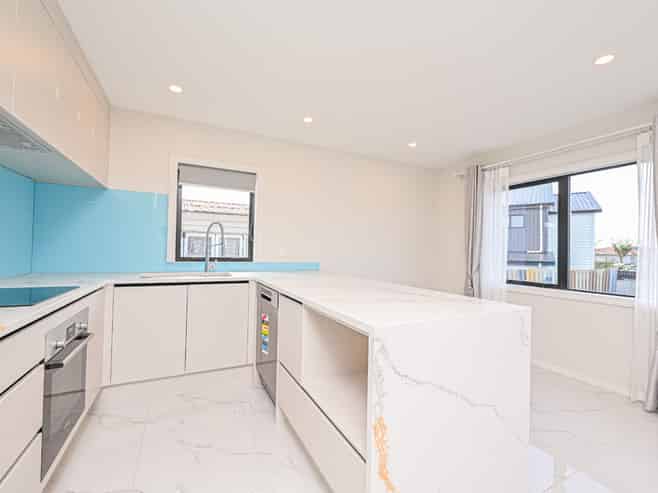 2/15 Lane Road, Weymouth