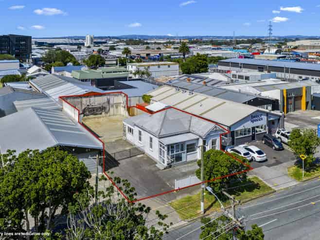 Onehunga Mixed Use with upside - occupy or develop