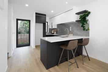 6/16 Reynella Drive, Massey