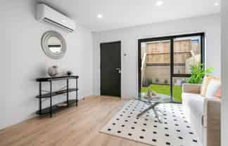 6/16 Reynella Drive, Massey