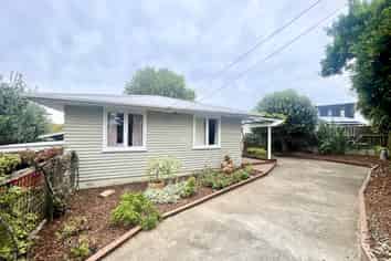 6 Kiekie Road, Mangere Bridge