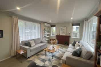 6 Kiekie Road, Mangere Bridge