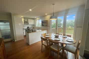 6 Kiekie Road, Mangere Bridge