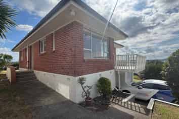  Rushden Terrace, Red Beach