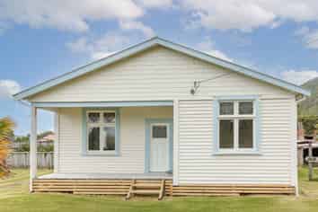 11 River Road, WESTPORT