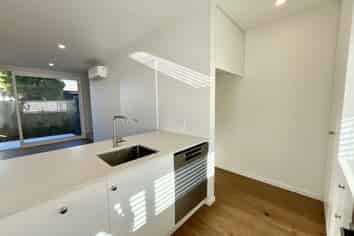 2/126 Roker Street, Somerfield