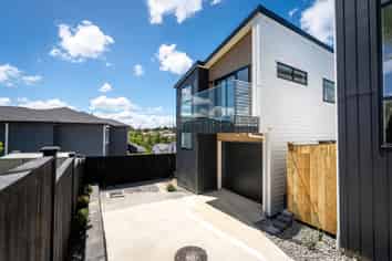 4/ 16 Madison Place, Forrest Hill