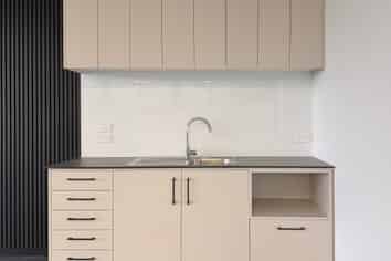 REFURBISHED c.190M2 OFFICE SPACE | TENANCY 3 