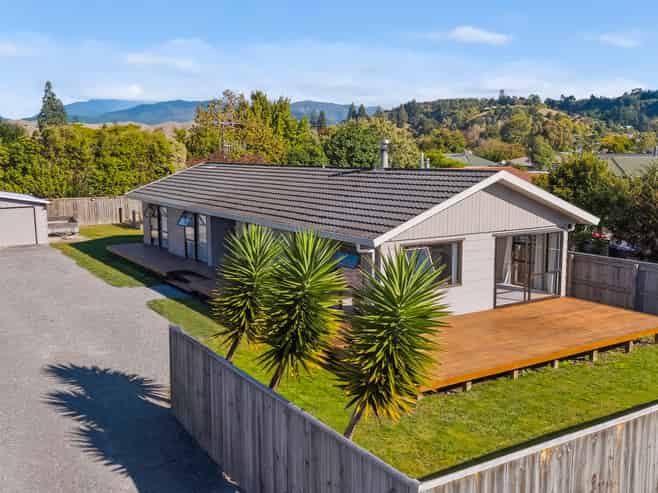 23 Lord Auckland Road, Wakefield