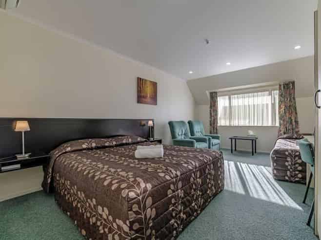 FHGC Motel | CBD Position | Income + Upside