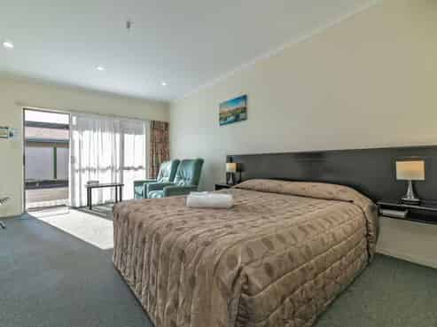 FHGC Motel | CBD Position | Income + Upside
