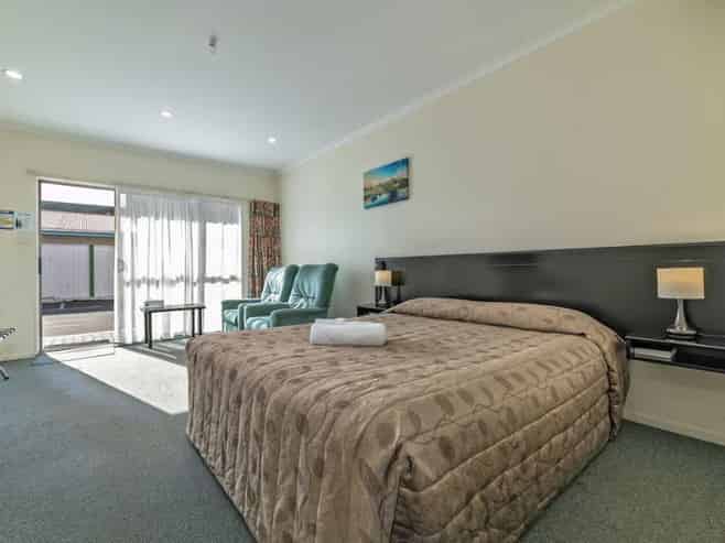 FHGC Motel | CBD Position | Income + Upside