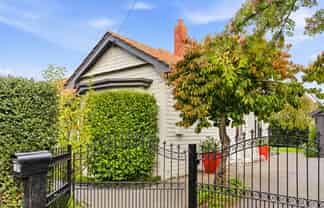 139 Eglinton Road, Mornington