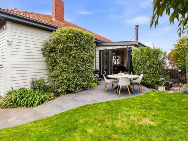 139 Eglinton Road, Mornington