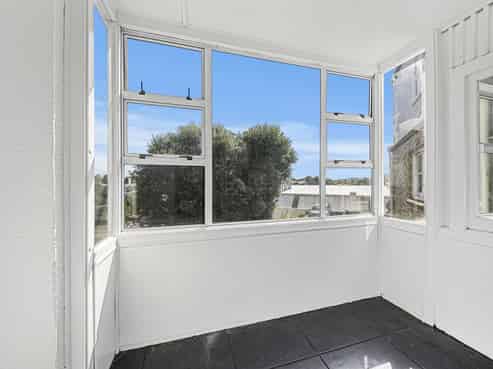 2/184 Powderham Street, New Plymouth
