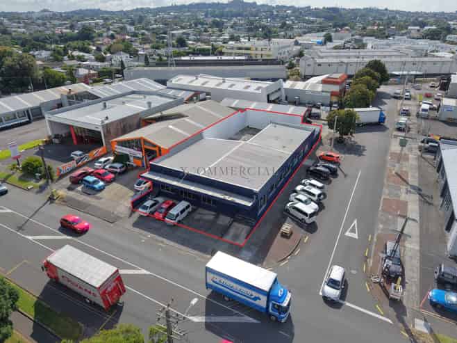 High-end Warehouse/Showroom on Church St 