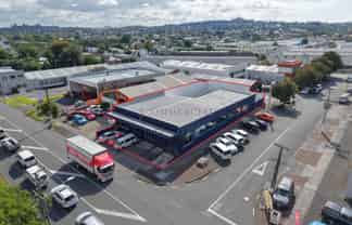 High-end Warehouse/Showroom on Church St 