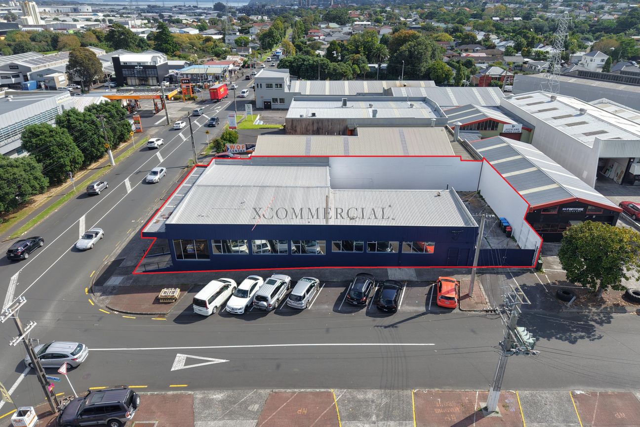 High-end Warehouse/Showroom on Church St - More