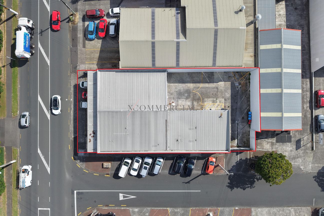 High-end Warehouse/Showroom on Church St - View 4