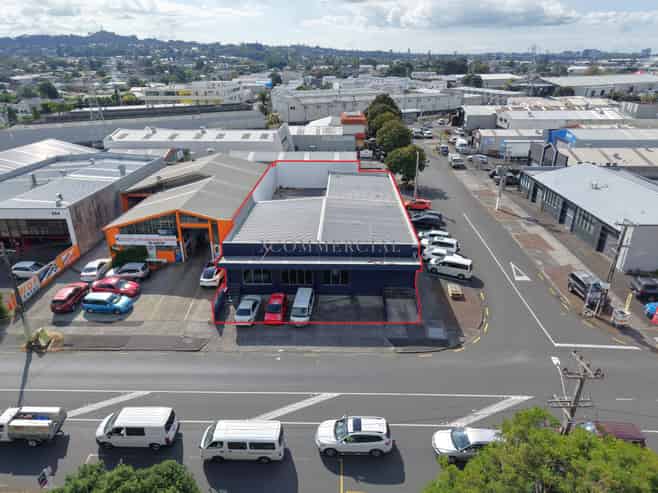 High-end Warehouse/Showroom on Church St 