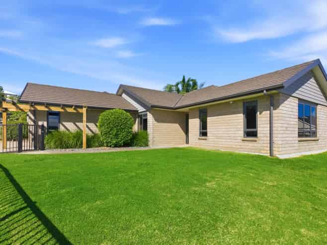 14 Caldera Crescent, Pyes Pa