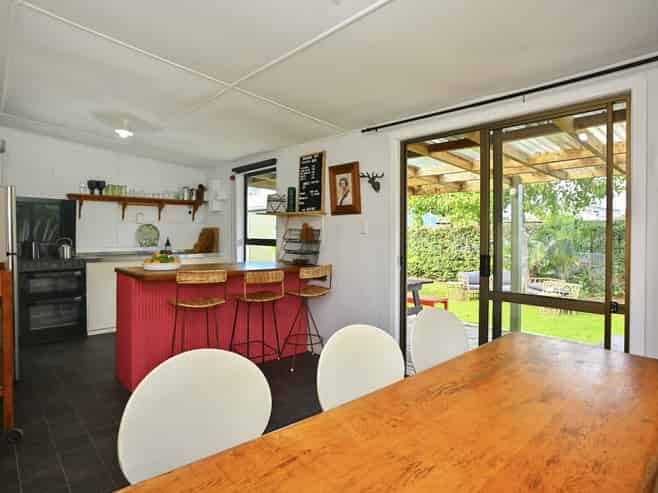 8 Katrin Place, Mahia