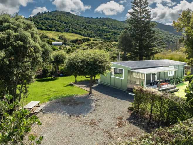 8 Katrin Place, Mahia