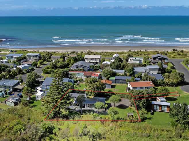 8 Katrin Place, Mahia