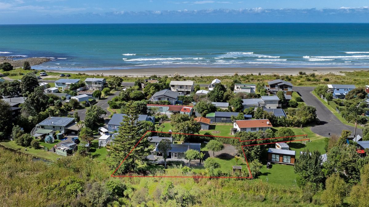Gather, relax, repeat – Mahanga beach living