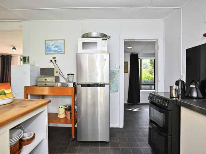 8 Katrin Place, Mahia