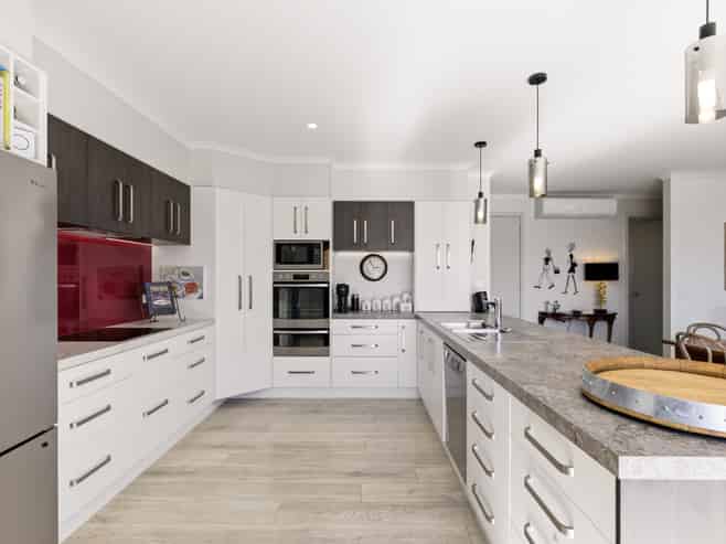 6 Tuhua Close, Wharewaka