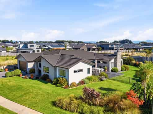 6 Tuhua Close, Wharewaka