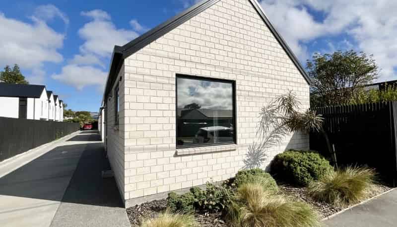 1/502 Armagh Street, Linwood