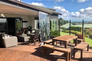 A/1832 East Coast Road, Stillwater