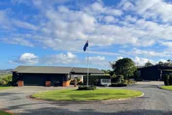 A/1832 East Coast Road, Stillwater