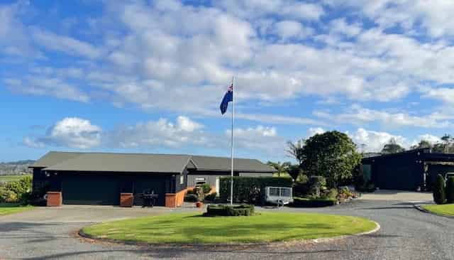 A/1832 East Coast Road, Stillwater