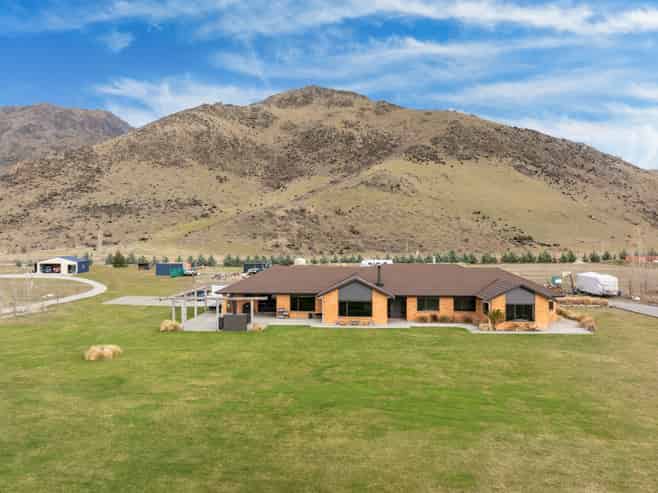 10 Hardacre Place, Omarama