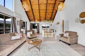 9 Pohutukawa Drive, Opunake